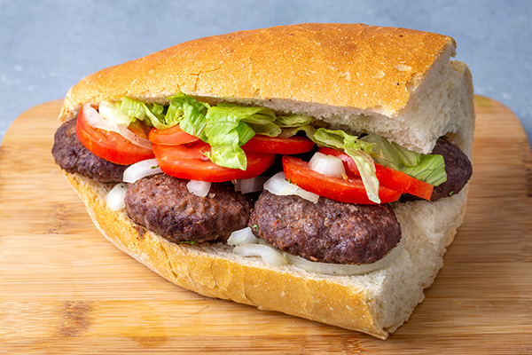 KÖFTE EKMEK  MENÜ + COLA